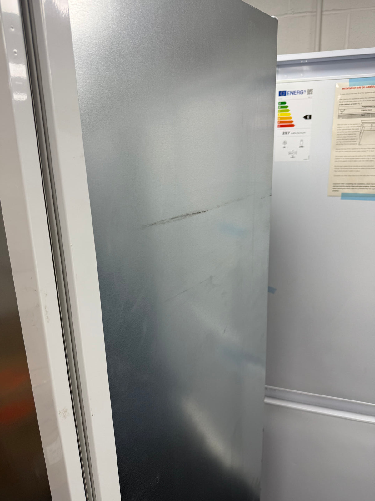 Beko BCFD4V73 (52) 70/30 Frost Free HarvestFresh™ Integrated Fridge Freezer with Sliding Hinge - E Rated - (Ex Display) - HW182752