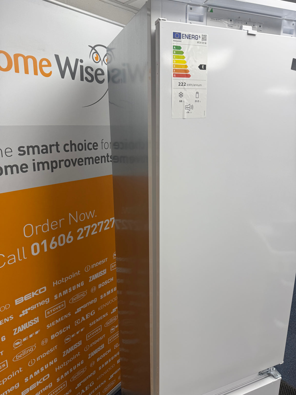 Hotpoint HTC20 T322 UK (31) 194cm Extra Tall 280L 70/30 Integrated No Frost Fridge Freezer - Sliding Door Hinge - E Rated - (Ex Display) - HW182431