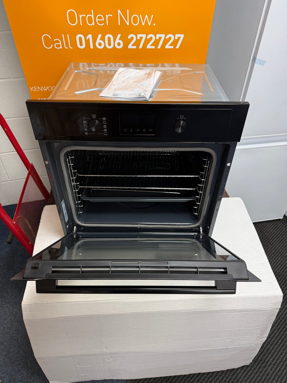 AEG BPX535061B (43) Built-In Electric Single Oven with Pyrolytic Self Cleaning in Black - A Rated - (Blemished ) - HW182743