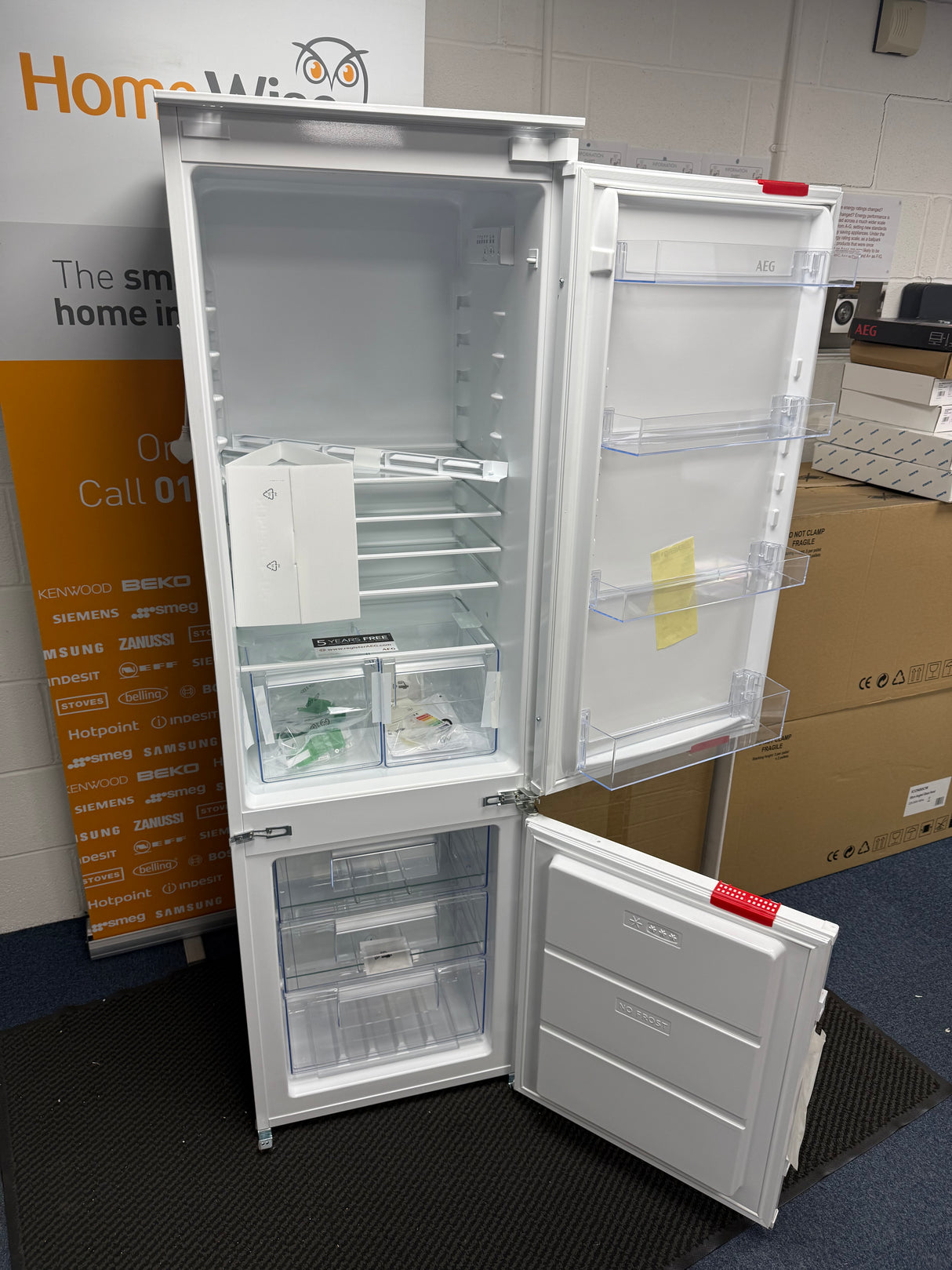 AEG 6000 TwinTech® OSC6N181ES (09) 177cm 70/30 Integrated Fridge Freezer with Sliding Door Hinge in White - E Rated - (Graded Dented) - HW182109