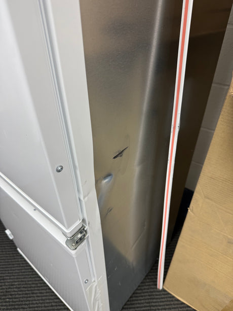 AEG 6000 TwinTech® OSC6N181ES (09) 177cm 70/30 Integrated Fridge Freezer with Sliding Door Hinge in White - E Rated - (Graded Dented) - HW182109