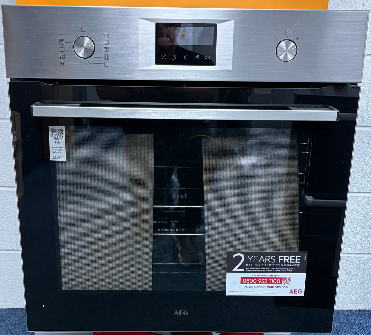 AEG Series 6000 OS6AB50AM (02) Sense Cook Aqua Clean Built-in Single Oven in Stainless Steel - A+ Rated - (Ex Display) - HW182602