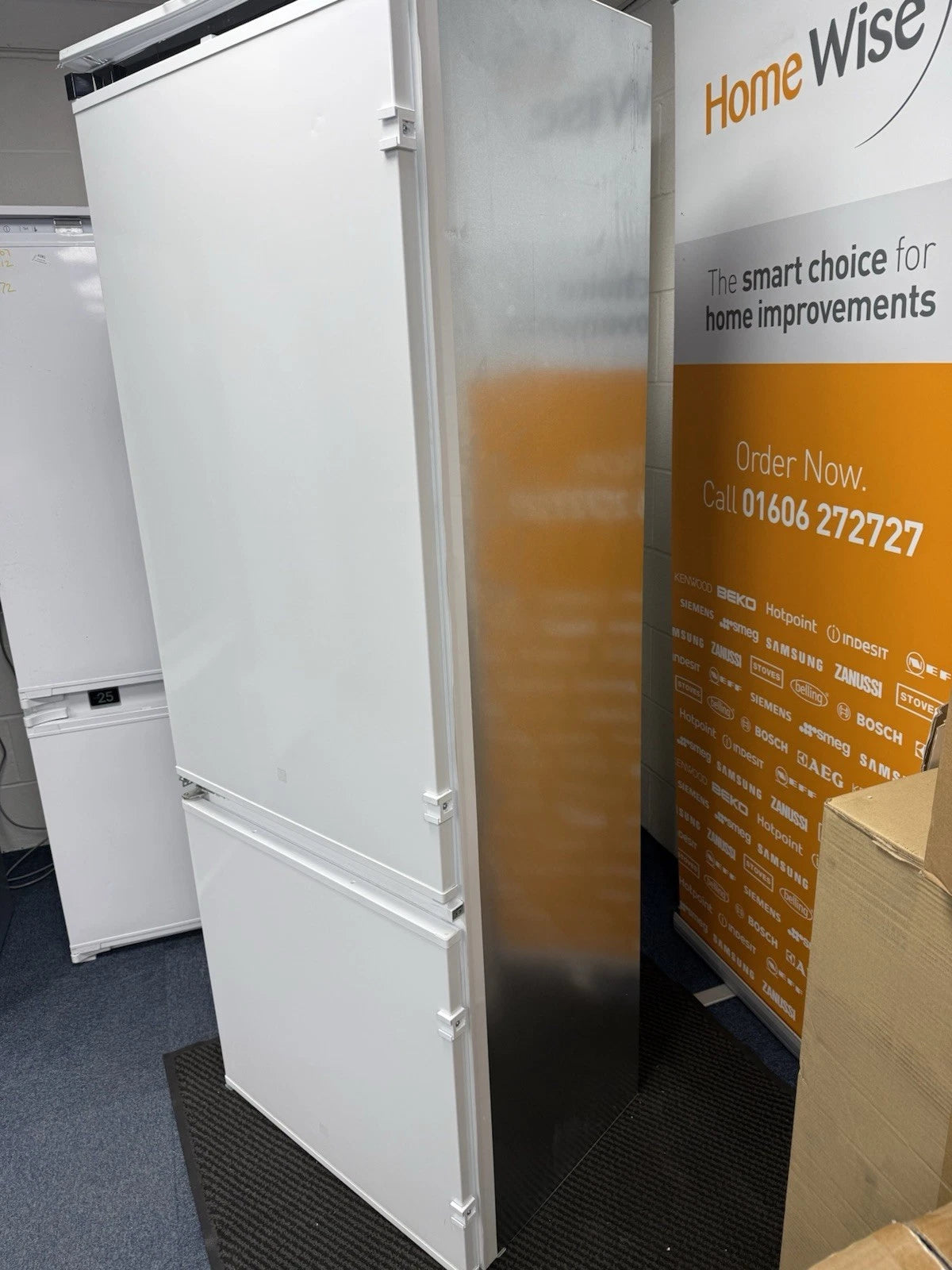 AEG 7000 NSC7G752ES 75cm x 190cm 70/30 Integrated Fridge Freezer with Sliding Door Hinge in White - E Rated - HW181903