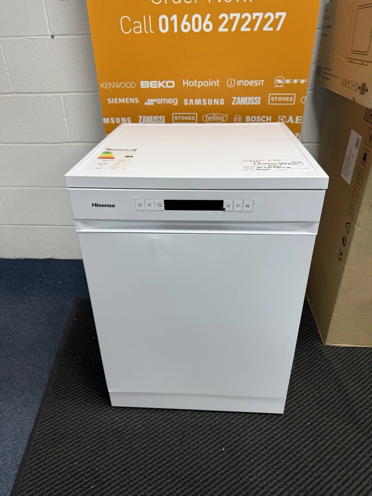 Hisense HS622E90WUK (39) 13 Place Settings Full Size Dishwasher in White - (Graded) - HW182039