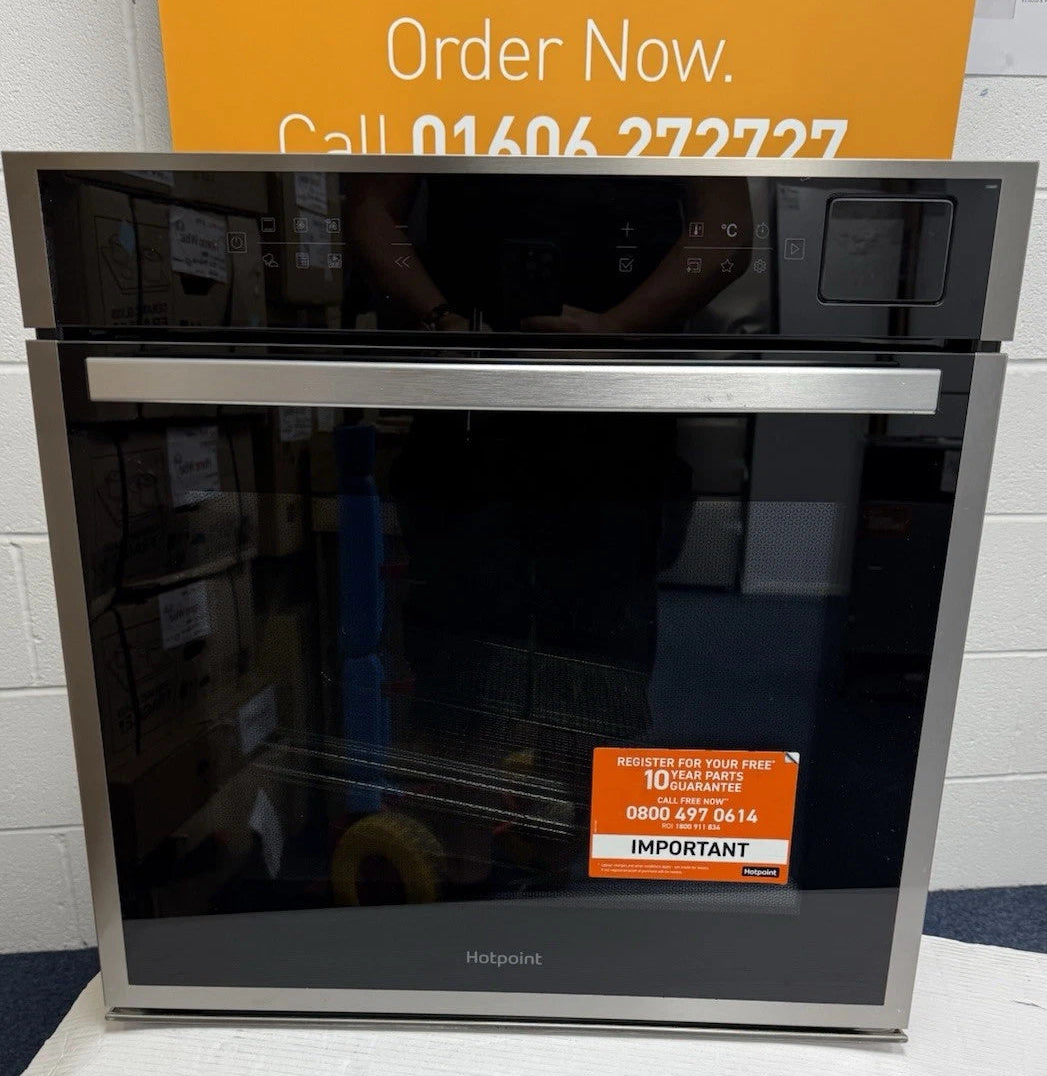 Hotpoint Class 6 HOI6A8PT1SXUK (45) Built in Single AirFry Oven with Pyrolytic Self Cleaning in Stainless Steel - (Ex Display Bemished) - HW182745