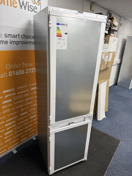 Beko BCNAD473V (65) 70/30 Integrated AeroFlow™  Fridge Freezer with HarvestFresh™ - (Blemished) - HW182365