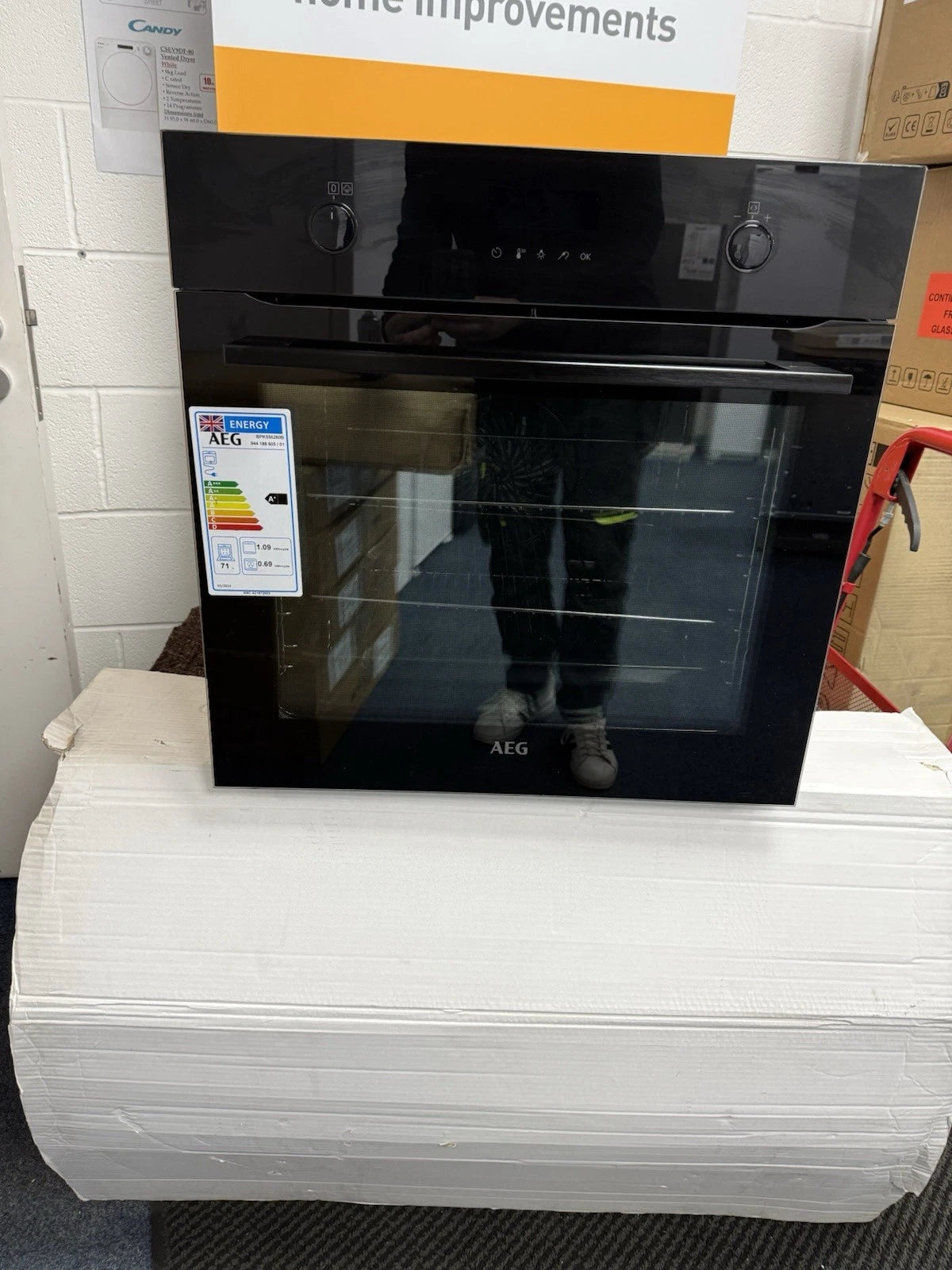 AEG Series 6000 BPK556260B SteamBake Built-in Electric Single Oven waninith Pyrolytic Self Cleg in Stainless Steel - A+ Rated - (Ex Display) - HW182052