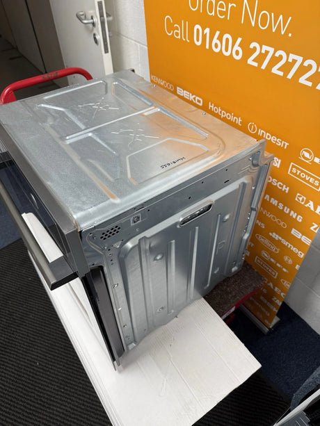 AEG 3000 Series BPX535061M (07) Pyrolytic Self Cleaning 72L Single Oven in Stainless Steel HW182107