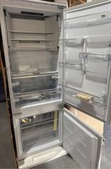 Beko BCNA47593V (76) XXL Oversized 70/30 Integrated Fridge Freezer 1940H x 690W x 555D with HarvestFresh™ - (Tatty Box) - HW182876