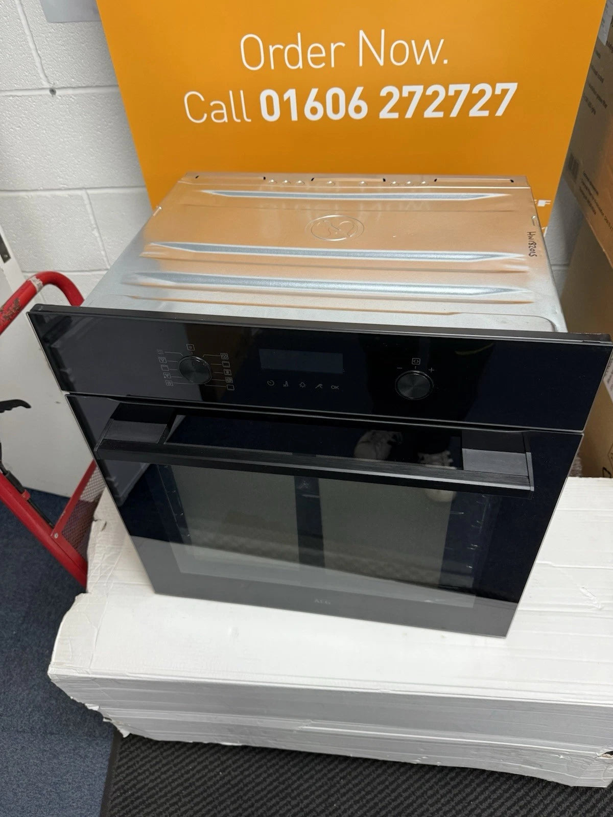 AEG OS6AB50AK (15) SenseCook Built-in Electric Single Oven with AirFry in Black - A+ Rated - (Ex Display) - HW182015