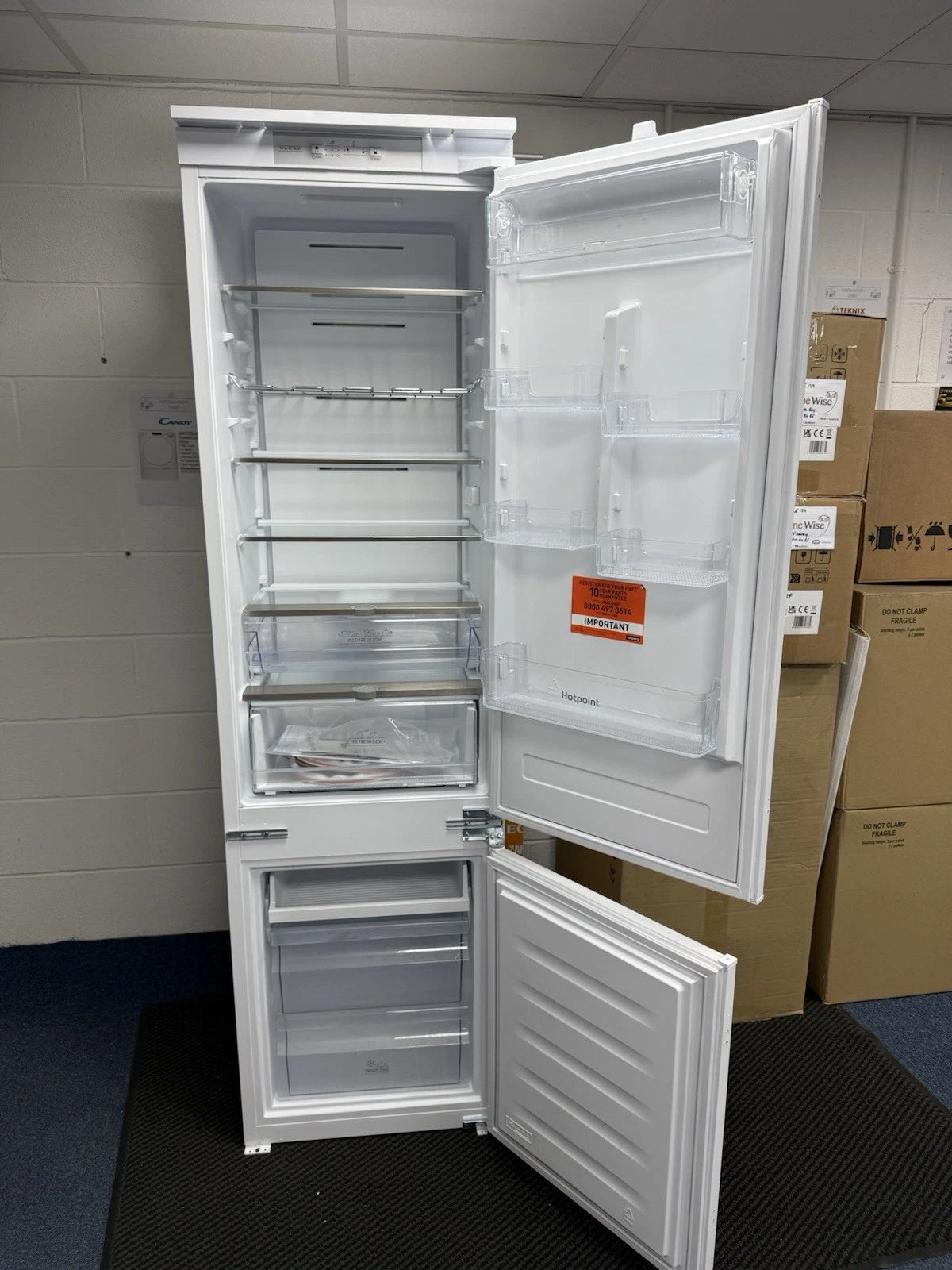 Hotpoint HTC20 T322 UK (77) 194cm Extra Tall 280L 70/30 Integrated No Frost Fridge Freezer - Sliding Door Hinge - E Rated - (Ex Display) - HW181977