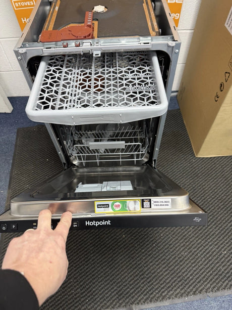 Hotpoint HP4ID11CS80UK (64) 45cm Slimline Integrated Dishwasher with 11 Place Settings - D Rated - (Ex Display) - HW182064
