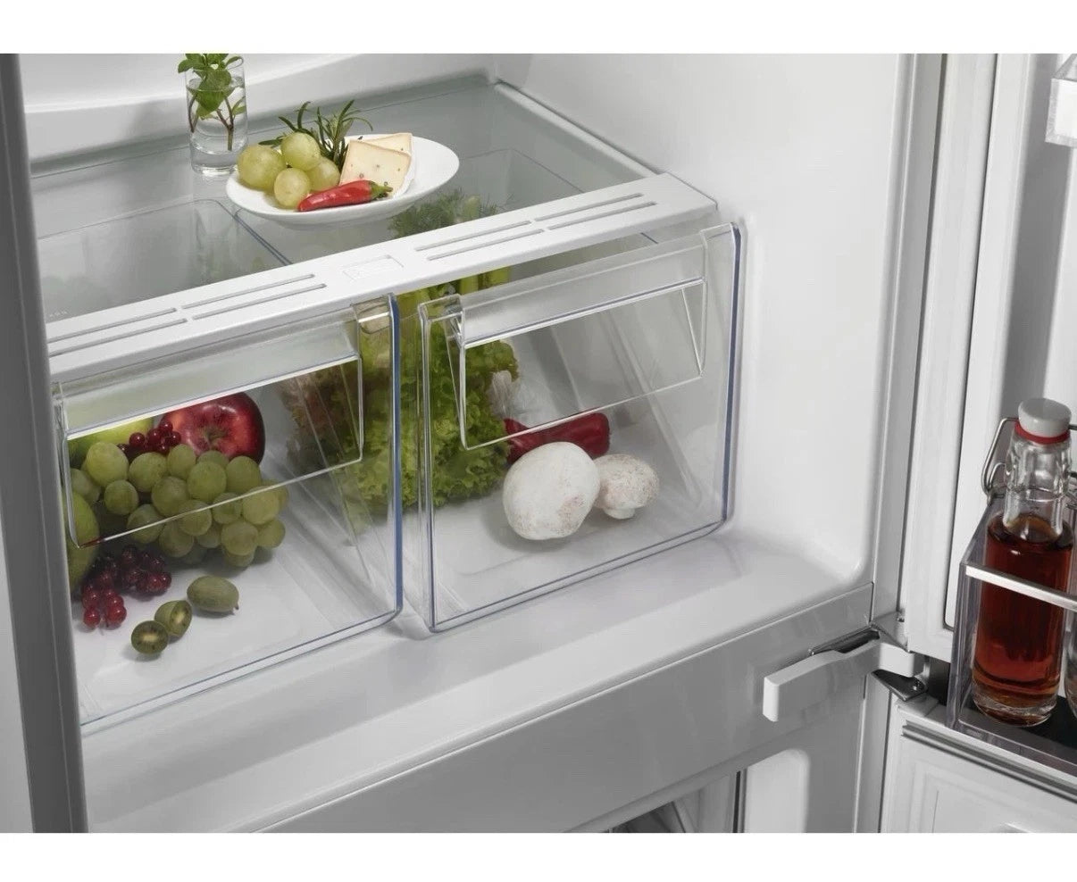 AEG 6000 TwinTech® OSC6N181ES (09) 177cm 70/30 Integrated Fridge Freezer with Sliding Door Hinge in White - E Rated - (Graded Dented) - HW182109