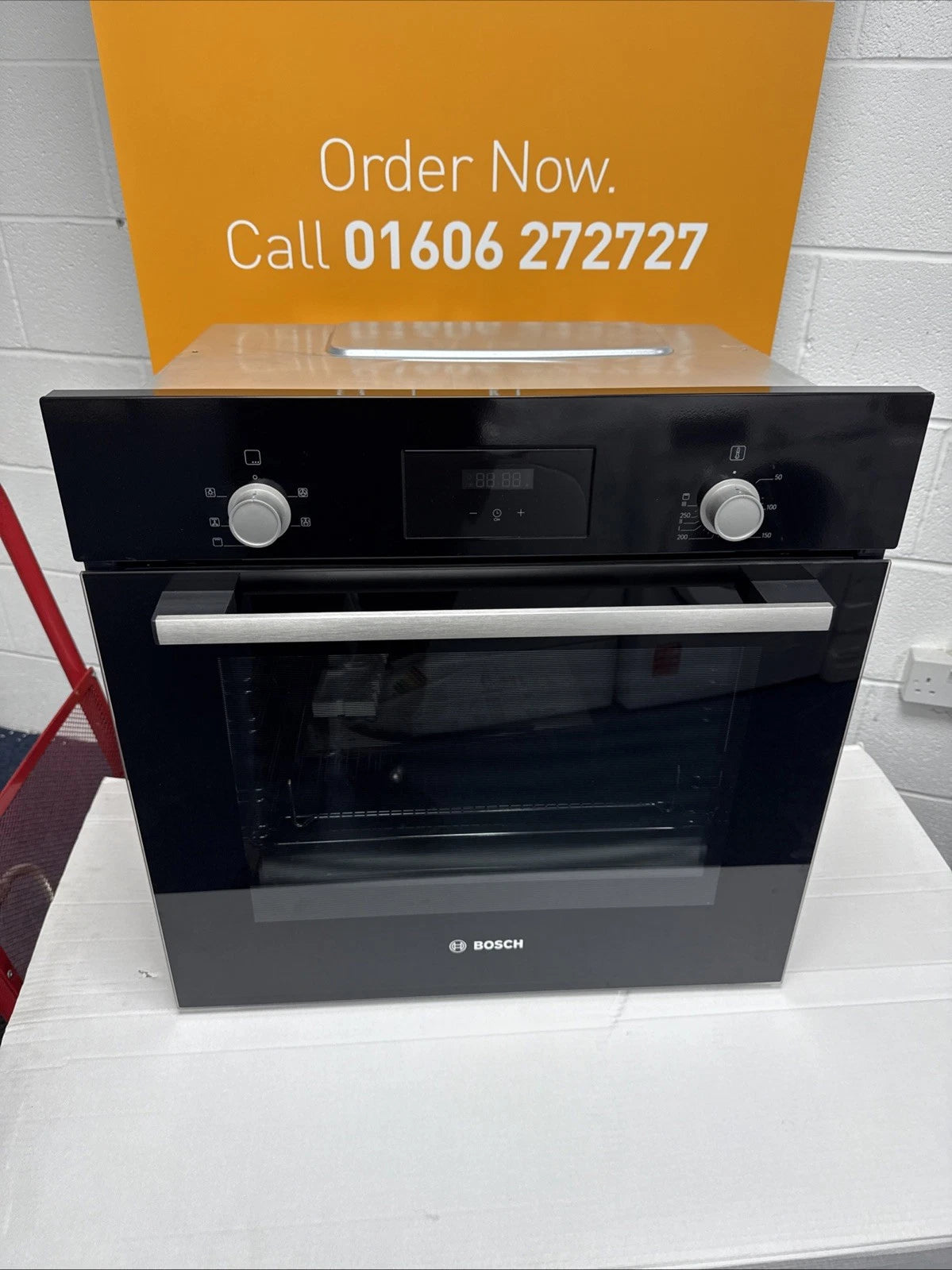 Bosch Series 2 HHF113BA0B (84) Built-In Electric Single Oven in Black with 13 Amp Plug - A Rated - (Ex Display) - HW182169